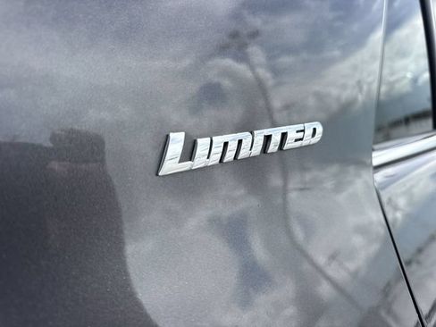 Used 2019 Toyota 4Runner Limited AWD/4WD image 25