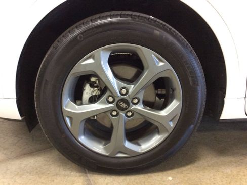 Used 2023 Ford Escape ST-Line Select AWD/4WD image 10