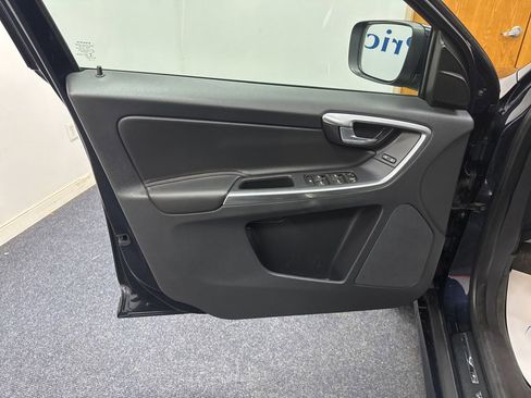 Used 2016 Volvo XC60 T6 image 5