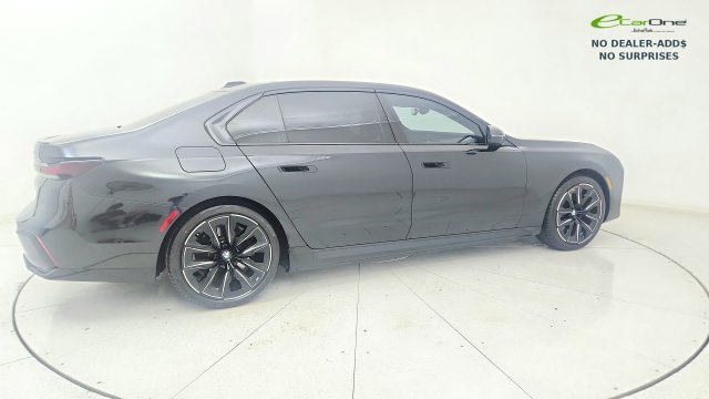 Used 2025 BMW i7 eDrive50 w/ M Sport Package RWD image 35