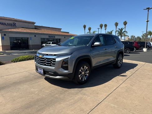 Used 2026 Chevrolet Equinox LT FWD image 1