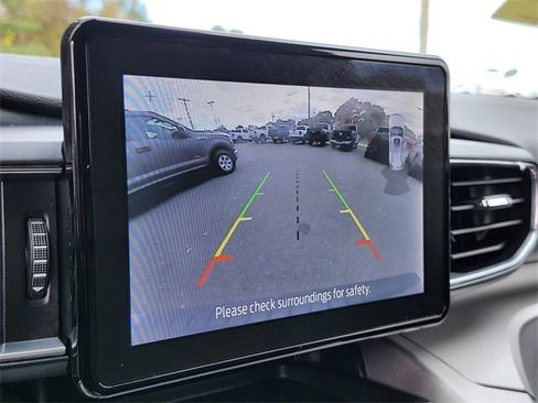 Certified 2022 Ford Explorer XLT w/ Equipment Group 202A image 22