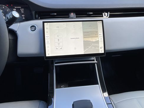 Used 2024 Land Rover Range Rover Evoque S image 17