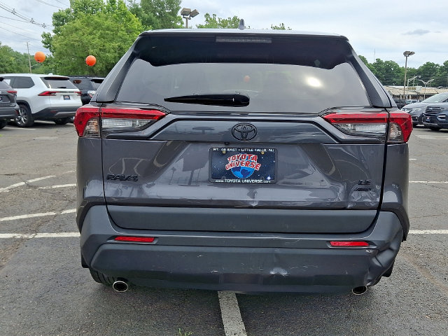 Used 2023 Toyota RAV4 LE AWD/4WD image 5