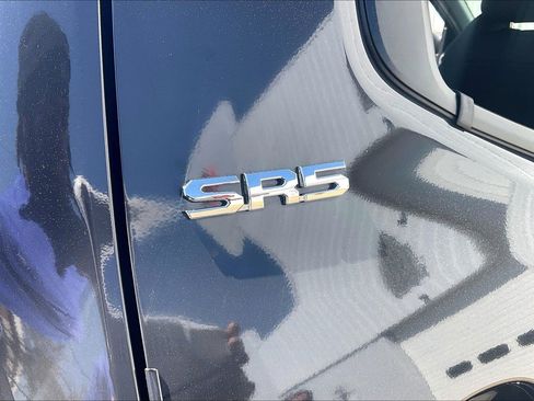 Used 2025 Toyota Tacoma SR5 AWD/4WD image 10