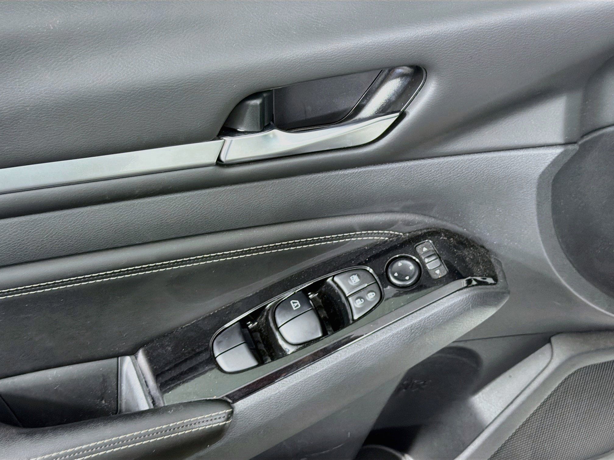 Used 2023 Nissan Altima 2.5 SV w/ SV Premium Package FWD image 15