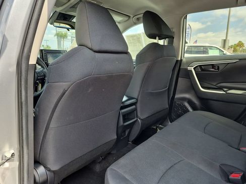 Used 2021 Toyota RAV4 LE w/ Carpet Mat Package (TMS) FWD image 27