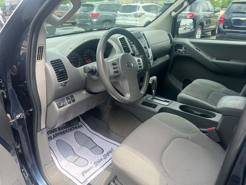 Used 2013 Nissan Frontier SV AWD/4WD image 17