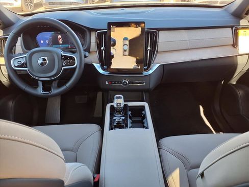 New 2026 Volvo XC90 B5 Plus image 12