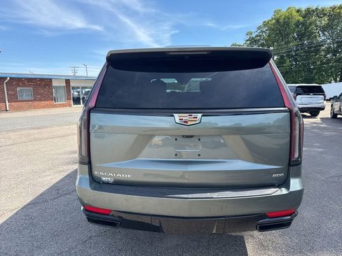 Used 2023 Cadillac Escalade Sport Platinum AWD/4WD image 4