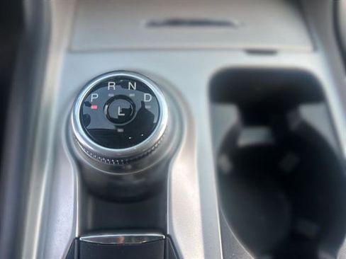 Used 2022 Ford Explorer XLT image 30