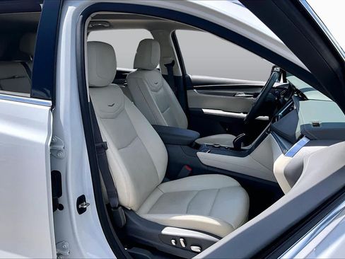 Used 2023 Cadillac XT5 Premium Luxury FWD image 9