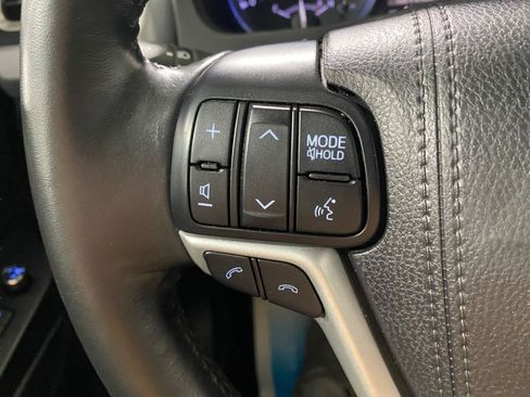 Used 2017 Toyota Highlander XLE AWD/4WD image 23