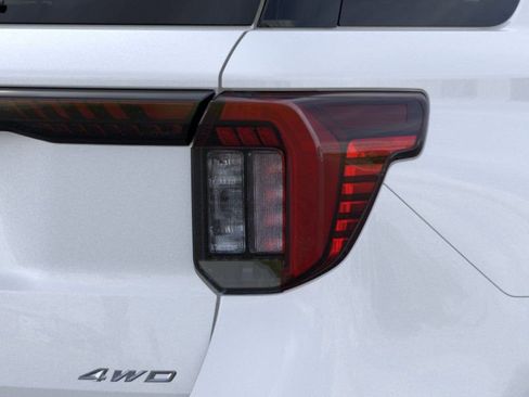 New 2026 Ford Explorer Platinum image 23