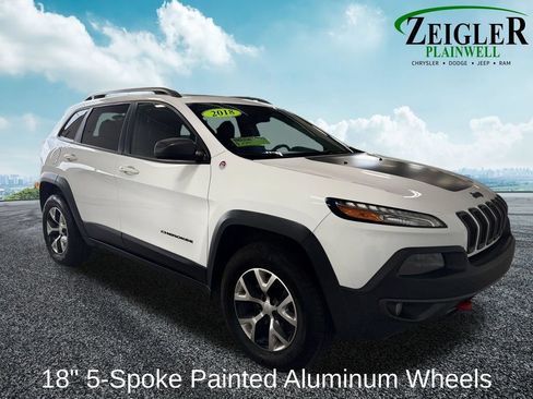 Used 2018 Jeep Cherokee Trailhawk AWD/4WD image 7