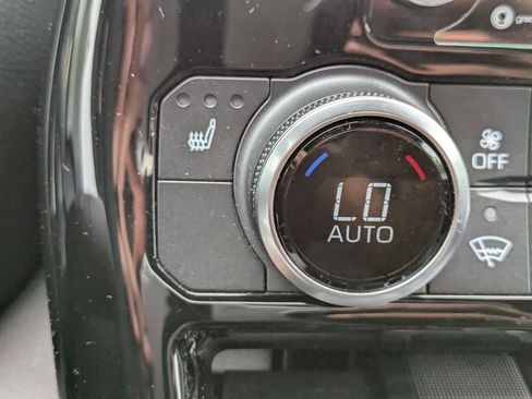 Used 2022 Toyota Highlander XSE FWD image 28