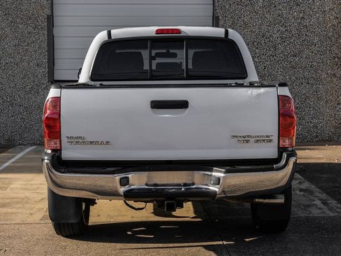 Used 2006 Toyota Tacoma PreRunner RWD image 9