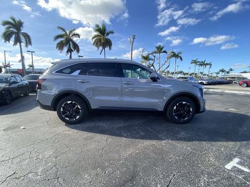 New 2026 Kia Sorento S image 2