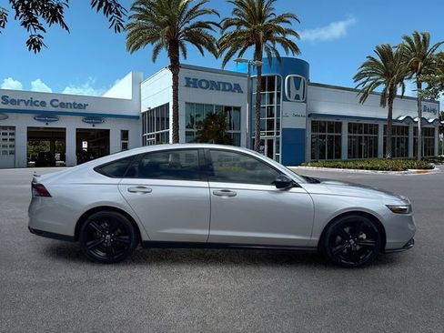Used 2023 Honda Accord Sport image 9