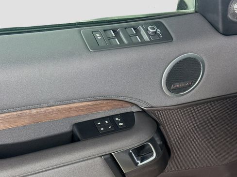 Used 2018 Land Rover Discovery HSE image 24