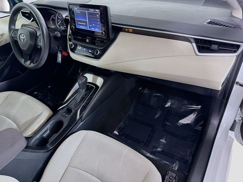 Used 2022 Toyota Corolla LE FWD image 29