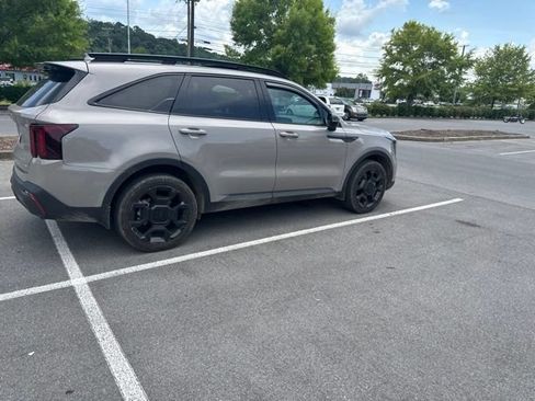 Used 2025 Kia Sorento SX AWD/4WD image 7