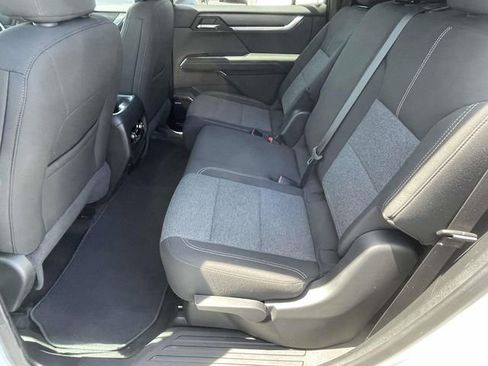 Certified 2025 GMC Acadia Elevation FWD image 11
