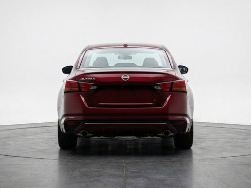 Used 2025 Nissan Altima 2.5 SV image 7