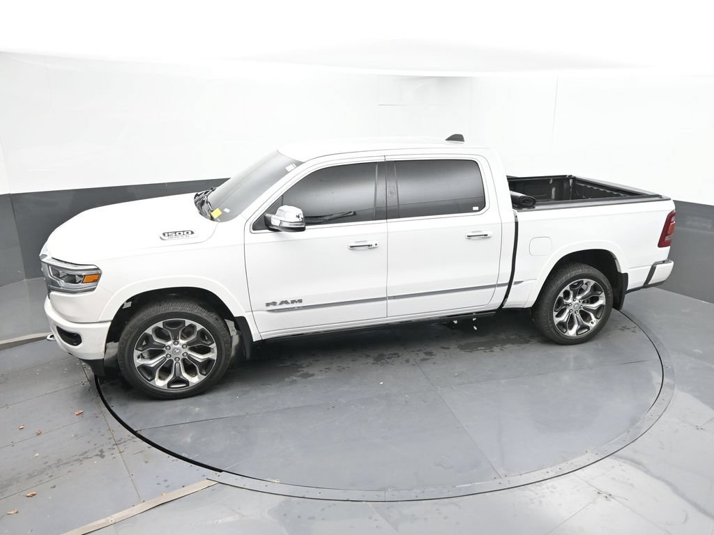 Used 2019 RAM 1500 Limited w/ Body Color Bumper Group AWD/4WD image 17