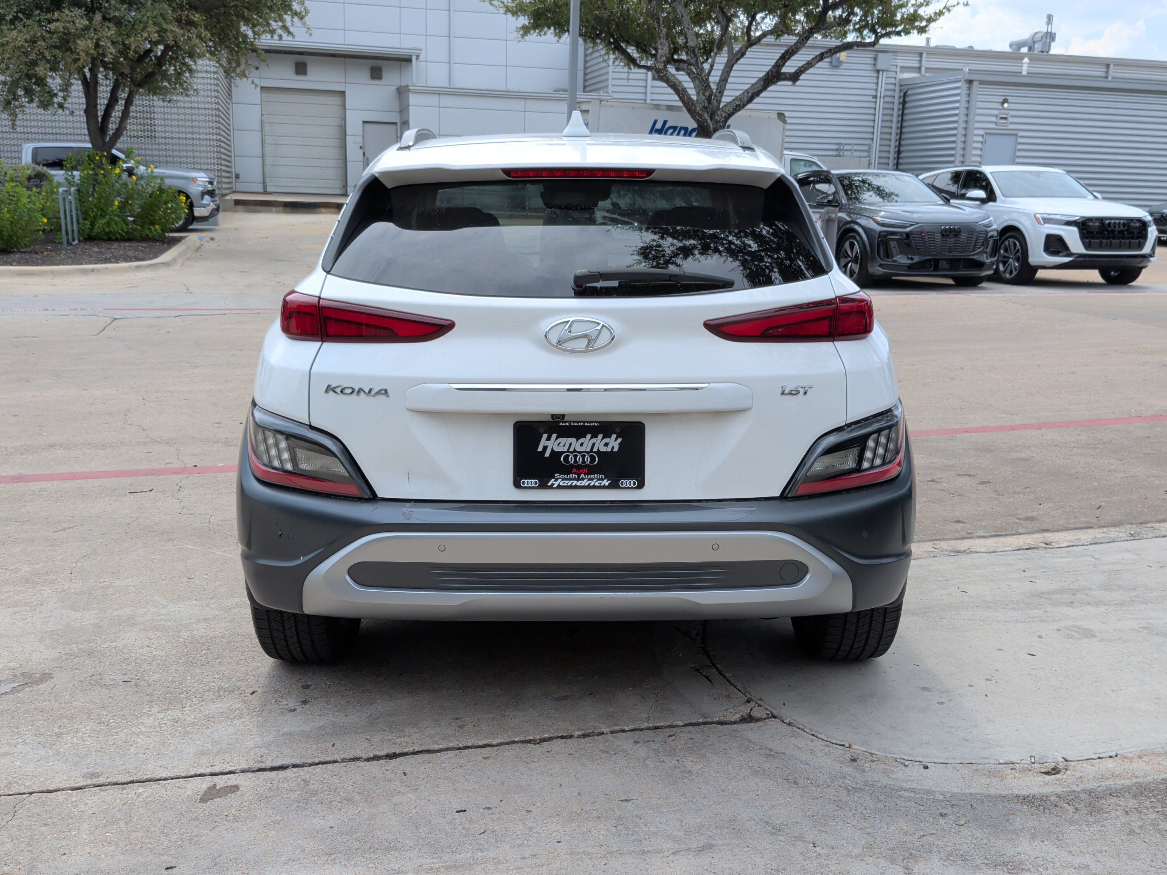 Used 2022 Hyundai Kona Limited FWD image 9