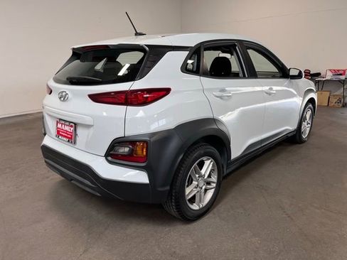 Used 2019 Hyundai Kona SE w/ Cargo Package image 3