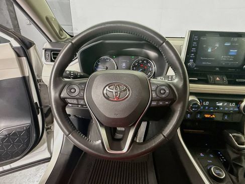 Certified 2021 Toyota RAV4 XLE Premium AWD/4WD image 11