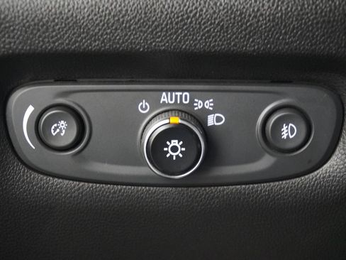 Used 2020 Chevrolet Traverse LT w/ Driver Confidence II Package AWD/4WD image 19