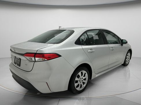 Used 2024 Toyota Corolla LE FWD image 5