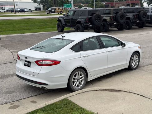 Used 2015 Ford Fusion SE FWD image 6