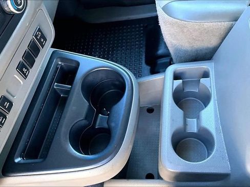 Used 2021 Nissan NV 3500 SL image 17