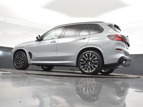 New 2026 BMW X5 xDrive50e w/ M Sport Package image 40