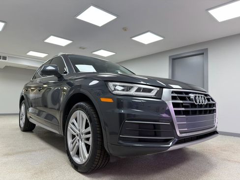 Used 2020 Audi Q5 2.0T Premium Plus w/ Premium Plus Package image 4