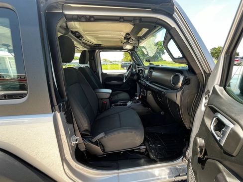 Used 2019 Jeep Wrangler Sport AWD/4WD image 10