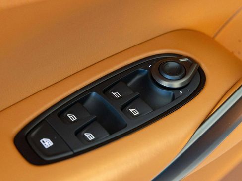 New 2026 Aston Martin DBX 707 image 23