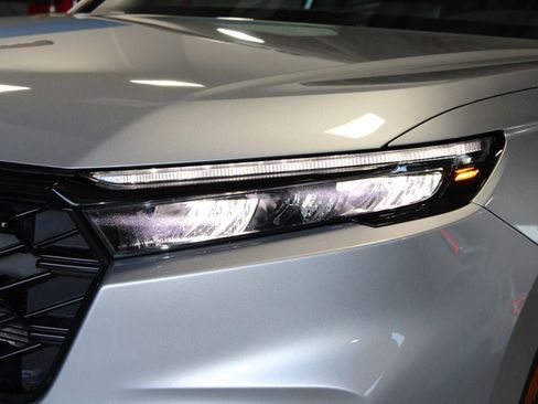 Used 2025 Honda CR-V Sport image 2
