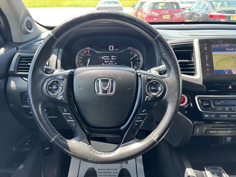 Used 2018 Honda Pilot Touring image 13