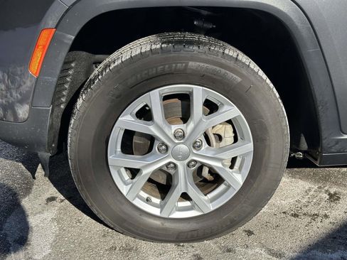 Used 2024 Jeep Grand Cherokee Limited image 10