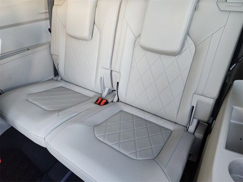 Used 2024 Volkswagen Atlas SEL Premium R-Line image 32