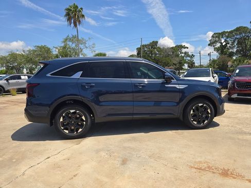 New 2026 Kia Sorento S FWD image 9