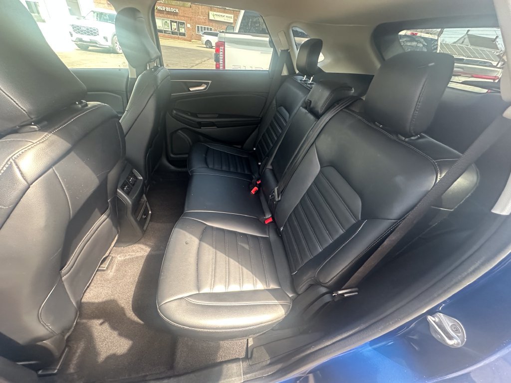 Used 2024 Ford Edge SEL AWD/4WD image 11