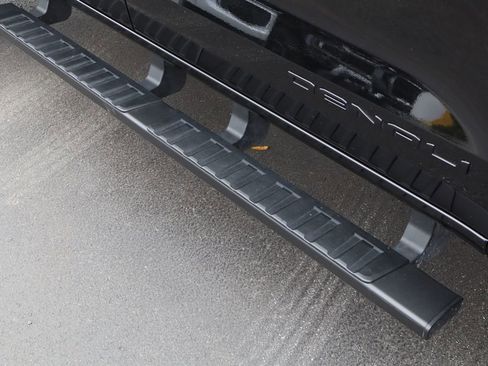 Certified 2023 GMC Canyon Denali w/ Denali Black Edition image 12