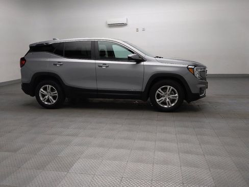 Used 2024 GMC Terrain SLE FWD image 11