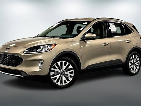 Used 2020 Ford Escape Titanium image 3