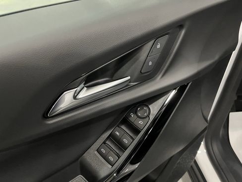 New 2025 Chevrolet Equinox LT w/ Safety and Technology Package image 10